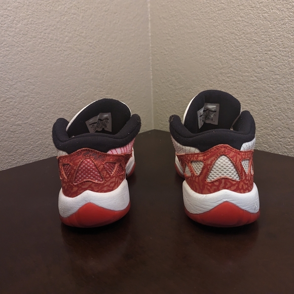 Air Jordan 11 Retro Low IE GS Gym Red 919713-101 GS Size 4Y Beaters - Picture 5 of 8